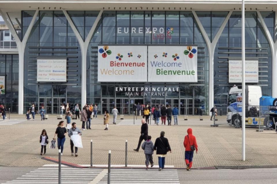 Studio Arena - Groupama Stadium Lyon Meyzieu Exteriör bild